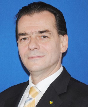 Orban anunţă primirea în grupul PNL de noi parlamentari, independenţi, pentru conturarea majorităţii